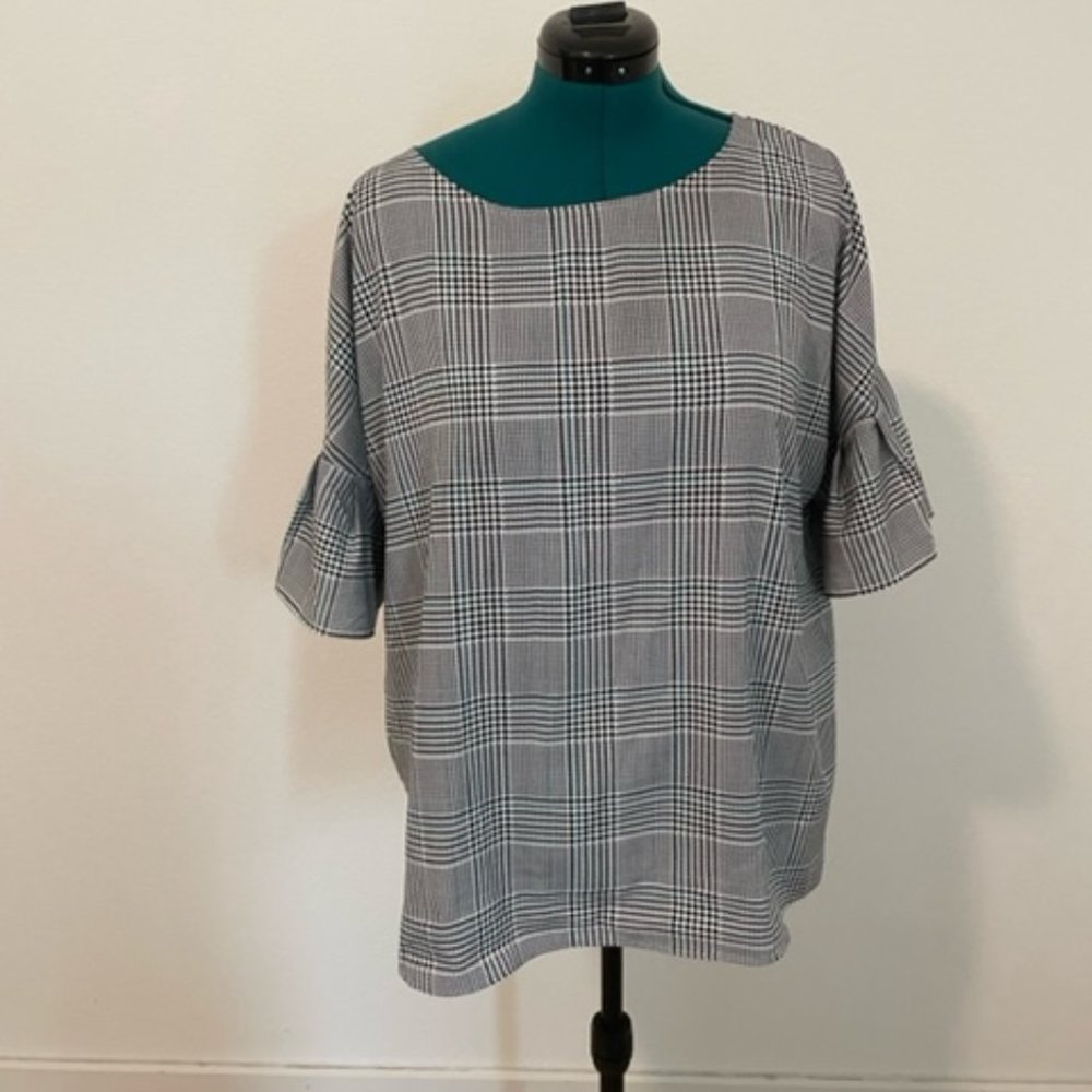 Ann Taylor 3/4 Ruffle Sleeve Top XL
